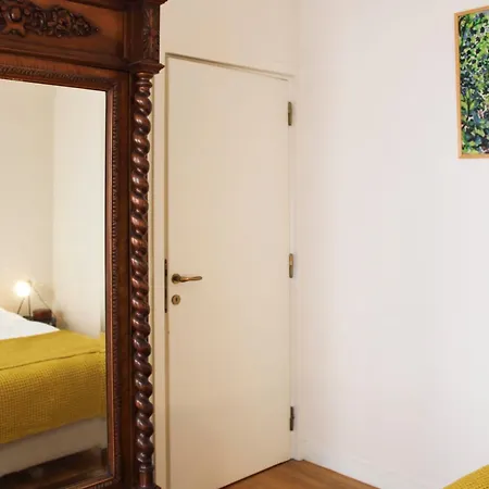 Pretty And Spacious Love Nest In The 3rd * Paris