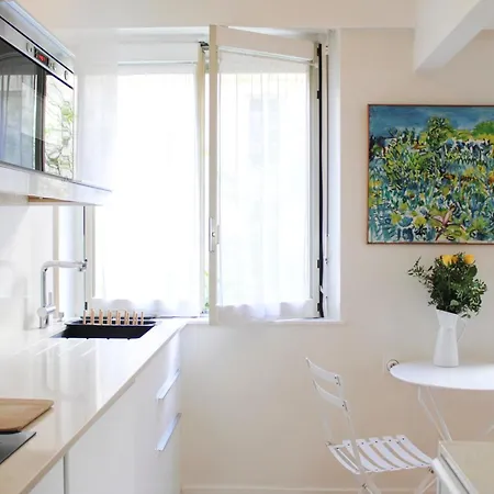 Pretty And Spacious Love Nest In The 3rd Appartement Paris