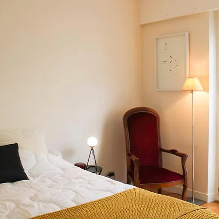 Pretty And Spacious Love Nest In The 3rd * Paris