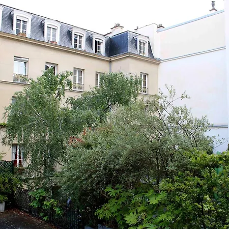 Appartement Pretty And Spacious Love Nest In The 3rd *